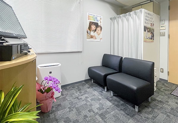 イエロージャケット　待合スペース